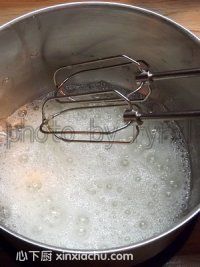 木瓜戚風(fēng)蛋糕卷的家常做法第6步圖片步驟 m.xalove.com.cn