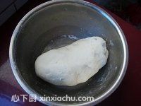 炸玫瑰糖糕的家常做法第2步圖片步驟 m.xalove.com.cn