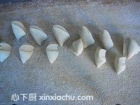 炸玫瑰糖糕的家常做法第5步圖片步驟 m.xalove.com.cn