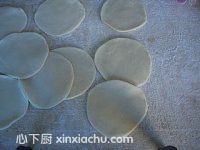 炸玫瑰糖糕的家常做法第6步圖片步驟 m.xalove.com.cn