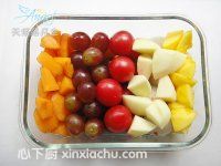 海底世界水果便當(dāng)?shù)募页W龇ǖ?步圖片步驟 m.xalove.com.cn