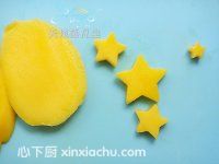 海底世界水果便當(dāng)?shù)募页W龇ǖ?0步圖片步驟 m.xalove.com.cn