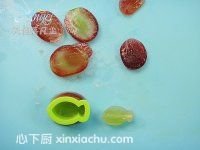 海底世界水果便當(dāng)?shù)募页W龇ǖ?3步圖片步驟 m.xalove.com.cn