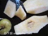 冰糖燉雪梨的家常做法第2步圖片步驟 m.xalove.com.cn