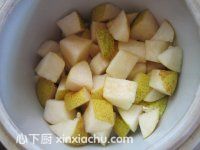 冰糖燉雪梨的家常做法第3步圖片步驟 m.xalove.com.cn