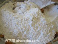 黑芝麻餡番薯餅的家常做法第7步圖片步驟 m.xalove.com.cn