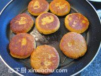 黑芝麻餡番薯餅的家常做法第13步圖片步驟 m.xalove.com.cn