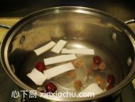蓮子糖水的家常做法第3步圖片步驟 m.xalove.com.cn