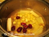 蓮子糖水的家常做法第4步圖片步驟 m.xalove.com.cn
