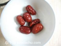 紅棗蓮子銀耳羹的家常做法第2步圖片步驟 m.xalove.com.cn