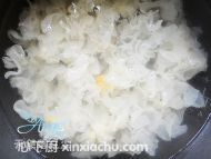 紅棗蓮子銀耳湯的家常做法第3步圖片步驟 m.xalove.com.cn