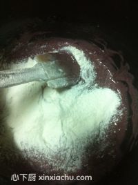 6寸紫薯戚風(fēng)蛋糕的家常做法第6步圖片步驟 m.xalove.com.cn