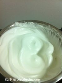 6寸紫薯戚風(fēng)蛋糕的家常做法第7步圖片步驟 m.xalove.com.cn