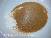 蘋(píng)果餡小蛋糕的家常做法第2步圖片步驟 m.xalove.com.cn