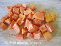 蓮子百合雪耳煲木瓜糖水的家常做法第5步圖片步驟 m.xalove.com.cn