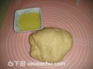 面包機版蜂蜜面包的家常做法第2步圖片步驟 m.xalove.com.cn