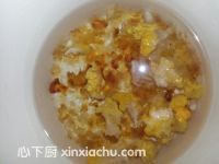 桃膠皂角米燉金耳的家常做法第4步圖片步驟 m.xalove.com.cn