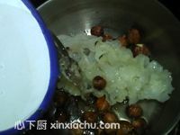 銀耳蓮子羹的家常做法第8步圖片步驟 m.xalove.com.cn