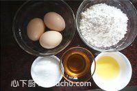 蜂蜜小發(fā)糕的家常做法第1步圖片步驟 m.xalove.com.cn