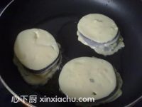 戚風(fēng)蛋糕的家常做法第15步圖片步驟 m.xalove.com.cn