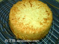 戚風(fēng)蛋糕的家常做法第21步圖片步驟 m.xalove.com.cn