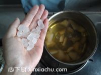 曇花冰糖雪梨的家常做法第9步圖片步驟 m.xalove.com.cn