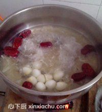 銀耳燉鵪鶉蛋的家常做法第5步圖片步驟 m.xalove.com.cn