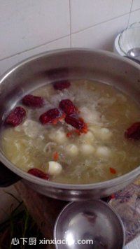 銀耳燉鵪鶉蛋的家常做法第6步圖片步驟 m.xalove.com.cn