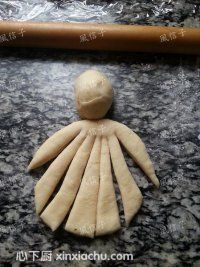 章魚(yú)哥面包的家常做法第5步圖片步驟 m.xalove.com.cn