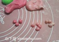 巧克力手工玫瑰的家常做法第2步圖片步驟 m.xalove.com.cn