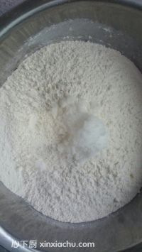 牛奶雙色卷的家常做法第2步圖片步驟 m.xalove.com.cn