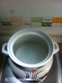 紅棗小米粥的家常做法第3步圖片步驟 m.xalove.com.cn