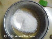 椰蓉紅豆沙戚風(fēng)蛋糕的家常做法第6步圖片步驟 m.xalove.com.cn