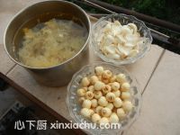 蓮子百合雪耳糖水的家常做法第3步圖片步驟 m.xalove.com.cn