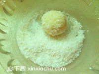 蛋白椰蓉球的家常做法第6步圖片步驟 m.xalove.com.cn