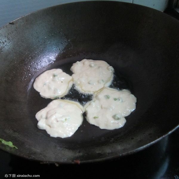 雞蛋芹菜末煎餅的家常做法第7步圖片步驟 m.xalove.com.cn