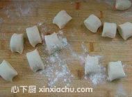 葡萄干面包卷的家常做法第2步圖片步驟 m.xalove.com.cn