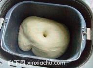 紫薯花朵面包的家常做法第4步圖片步驟 m.xalove.com.cn