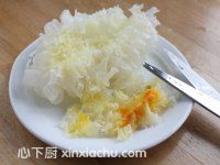 蓮子銀耳湯的家常做法第3步圖片步驟 m.xalove.com.cn
