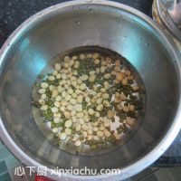 五谷黃豆豆?jié){的家常做法第2步圖片步驟 m.xalove.com.cn