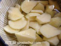 拔絲土豆的家常做法第2步圖片步驟 m.xalove.com.cn