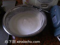 電飯煲焗蛋糕的家常做法第3步圖片步驟 m.xalove.com.cn