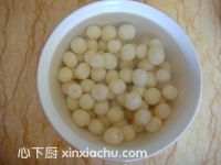 桂圓蓮子銀耳羹的家常做法第1步圖片步驟 m.xalove.com.cn