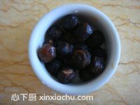 桂圓蓮子銀耳羹的家常做法第3步圖片步驟 m.xalove.com.cn