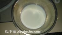 草莓雙皮奶的家常做法第10步圖片步驟 m.xalove.com.cn