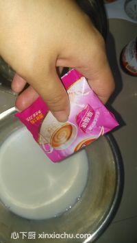 草莓雙皮奶的家常做法第13步圖片步驟 m.xalove.com.cn