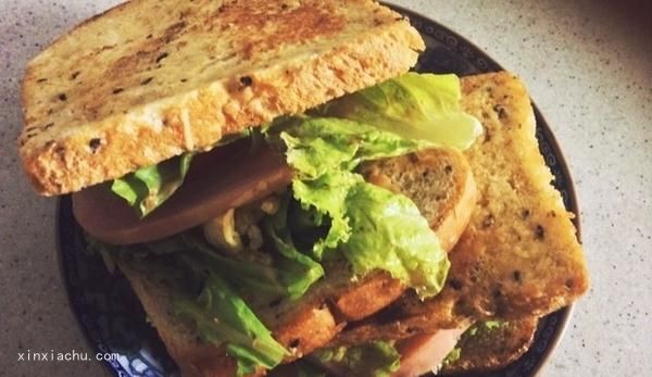 香煎吐司火腿三明治的做法